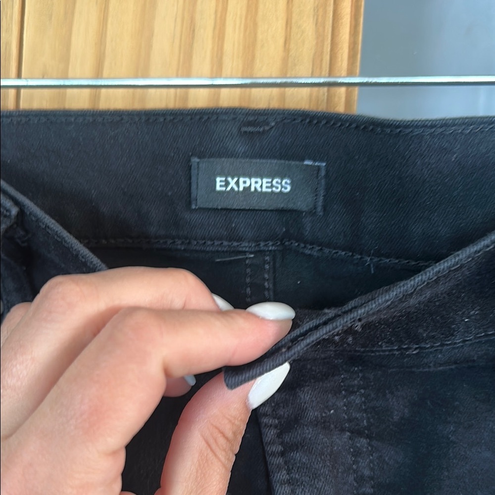 Express Women’s Black Jeans - Picture 3 of 5